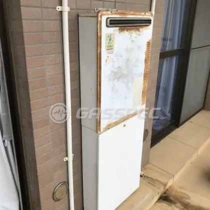 施工前の給湯器（RUF-A1610SAW(A)）