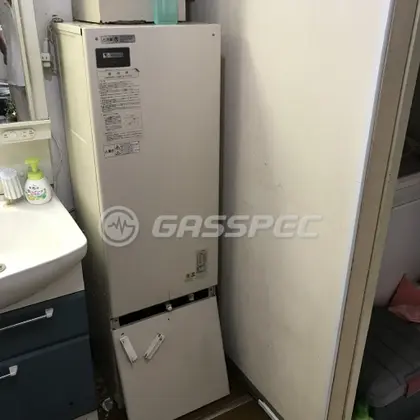 施工前の給湯器（AD-200FFA）