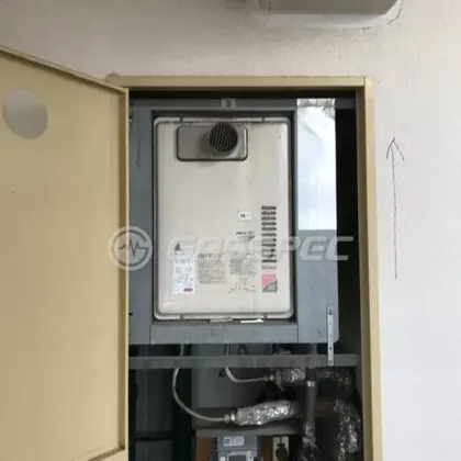 施工前の給湯器（RUX-1610DPST-E）