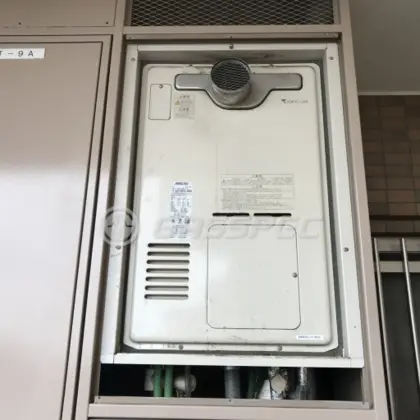 施工前の給湯器（RUFH-V2400SAT2-3）