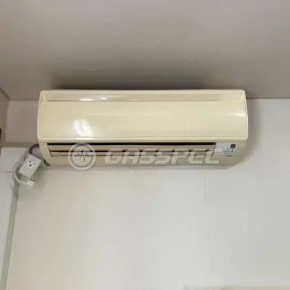 施工前のエアコン（AN50HNP）