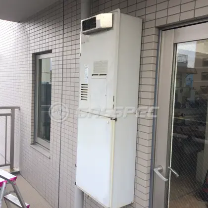 施工前の暖房熱源機（RUFH-V2400AW2-3）