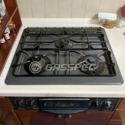施工前のビルトインガスコンロ（RN-A463KA-HR）