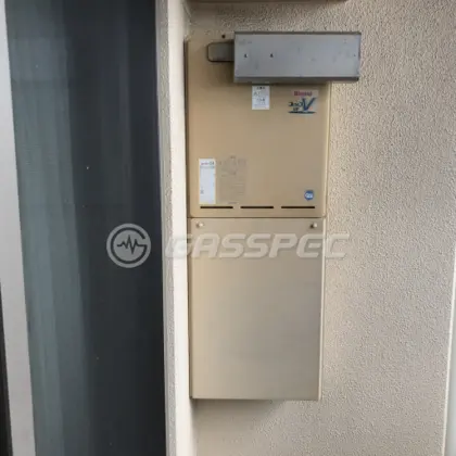 施工前の給湯器（RUF-V2401SAA）