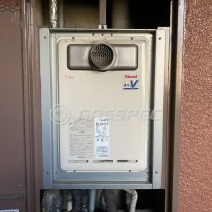施工前の給湯器（RUX-V1615T-E）