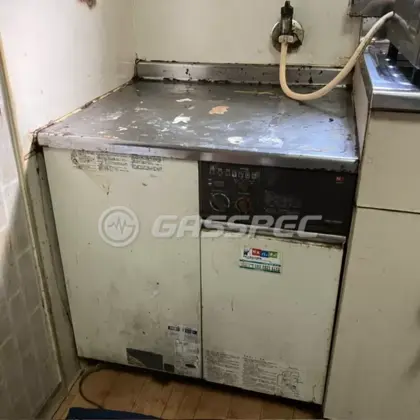 施工前の給湯器（GBG-1610）