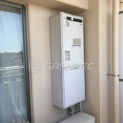 施工前の暖房熱源機（RUFH-V2400AW2-3）