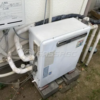 施工前の給湯器（RFS-V2002SA）