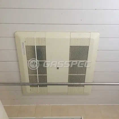 施工前の浴室乾燥機（RD-BC1402L）