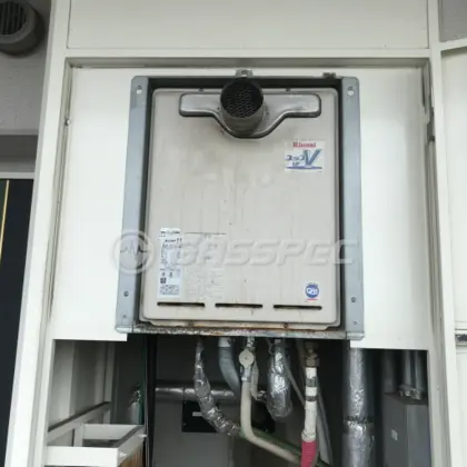 施工前の給湯器（RUF-V2401AT）