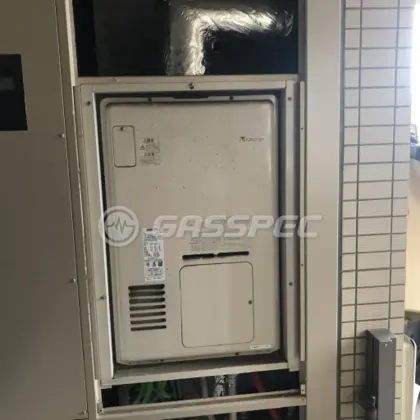 施工前の暖房熱源機（RUFH-V2400AU）