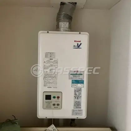 施工前の給湯器（RUX-V1610FFUA-E）