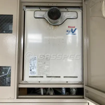施工前の給湯器（RUF-V2001SAT）