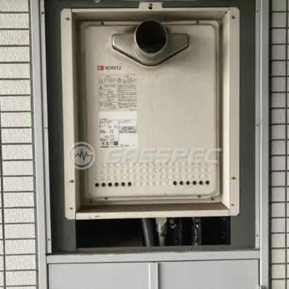 施工前の給湯器