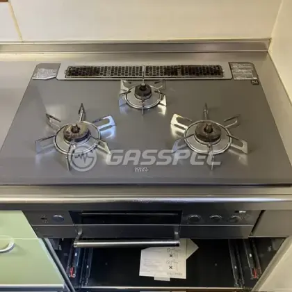 施工前のビルトインガスコンロ（RHS71W10G7R-SL）
