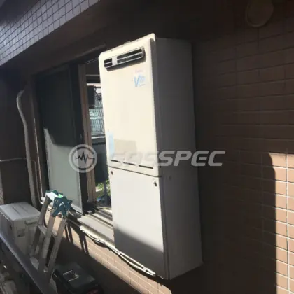施工前の給湯器（RUF-V2000SAW-1）