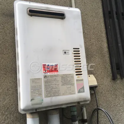 施工前の給湯器（RUX-1610DW-E）