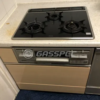 施工前のビルトインガスコンロ（RBG-N31A9GS1R）