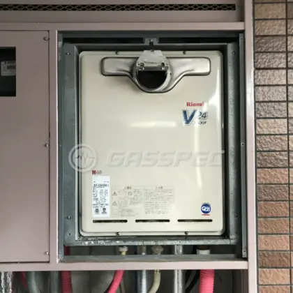 施工前の給湯器（RUF-V2400SAA-1）