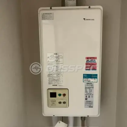 施工前の給湯器（RUX-V1612SFFUA）