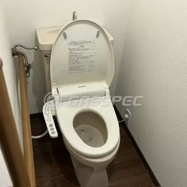 交換前のトイレ