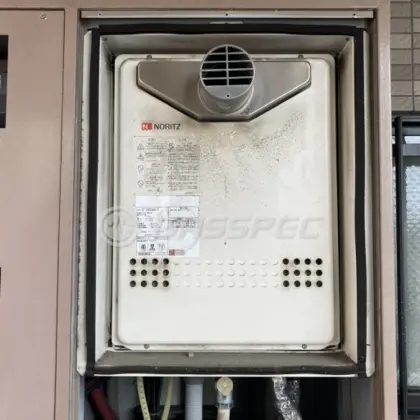 施工前の給湯器
