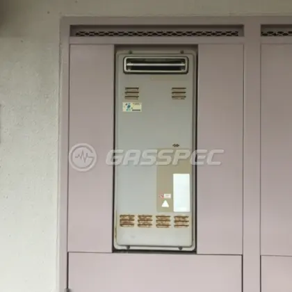 施工前の給湯器（OUR-1601）
