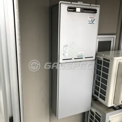 施工前の給湯器（RUF-V2005SAW）