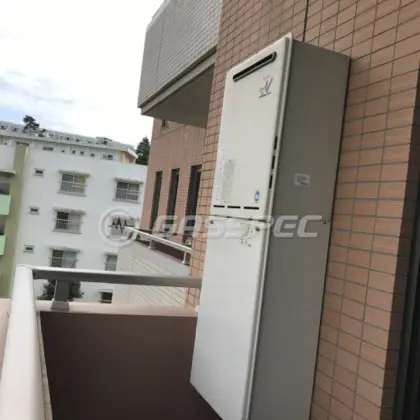 施工前の給湯器（RUF-A2400SAW）