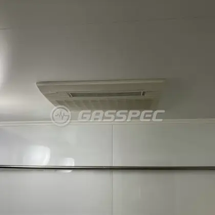 施工前の浴室乾燥機（BS-103HM-1）