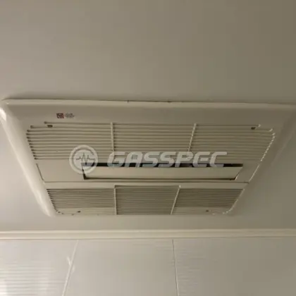 施工前の浴室乾燥機（BBD-3304ACSK-J3）
