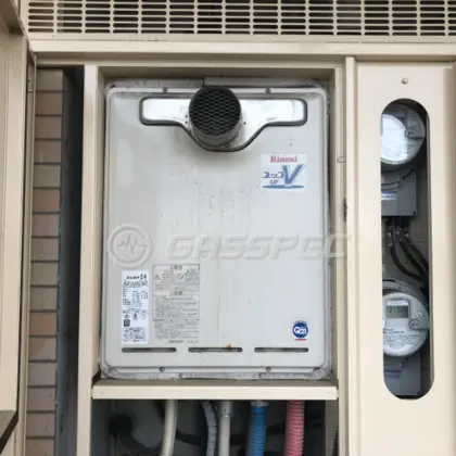 施工前の給湯器（RUF-V2401SAT）