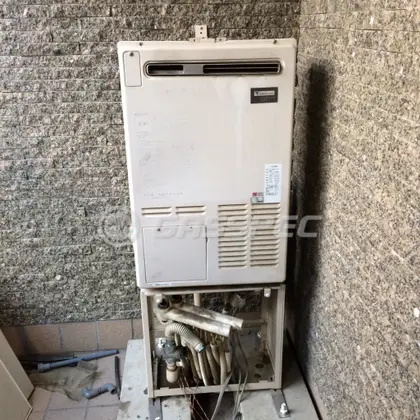 施工前の暖房熱源機（AT-366RSA-AQ）