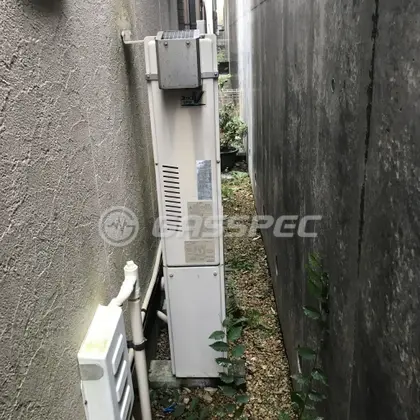 施工前の給湯器（RUFH-VS2400AW2-3）