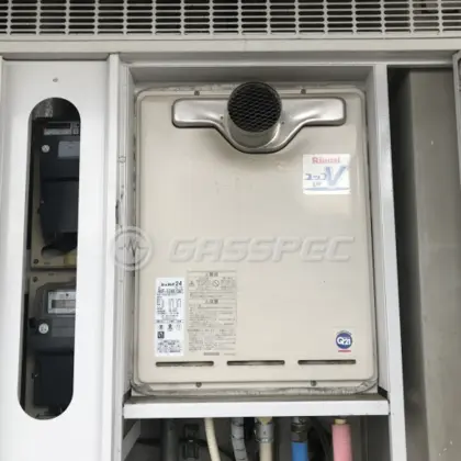 施工前の給湯器（RUF-V2401SAT）