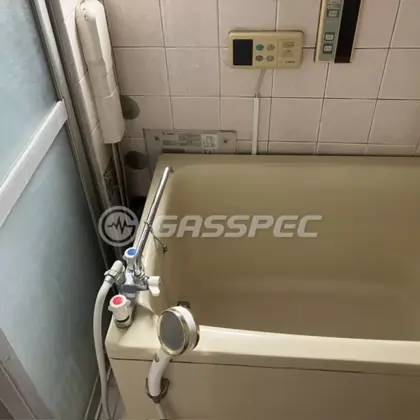 施工前の給湯器（HOL-870SA）