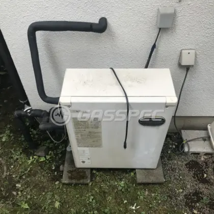 施工前の給湯器