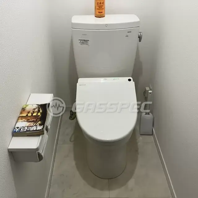 交換前の便座（TOTO TCF4511）