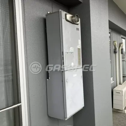 施工前の暖房熱源機（AT-4200ARSAW6Q-C）