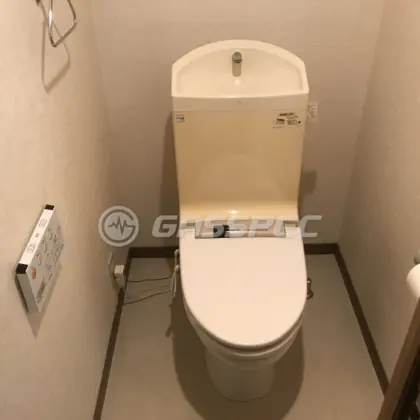 施工前のトイレ（CS978B　TCF9051LE）
