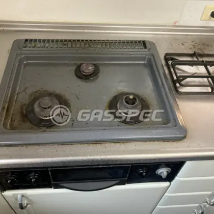 施工前のビルトインガスコンロ（GCU60-3HBA）