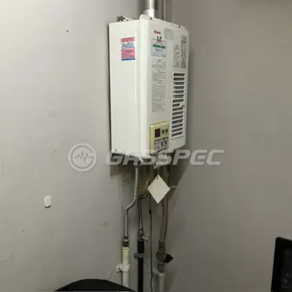 施工前の給湯器（RUX-V1610SWFA-E）