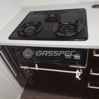 施工前のビルトインガスコンロ（GIC60-3PBH）