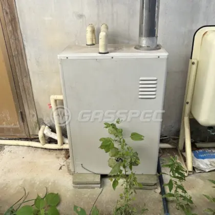 施工前の給湯器（UIB-NS30X）