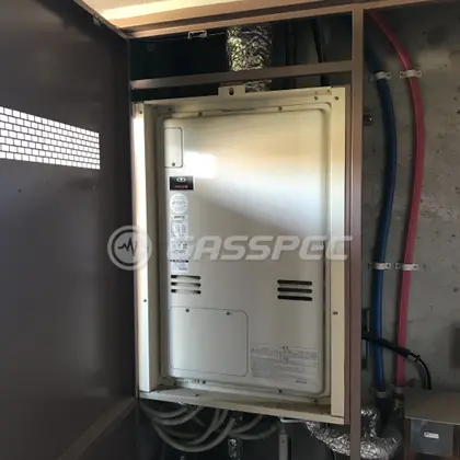施工前の暖房熱源機（RUFH-V2403AU2-6）