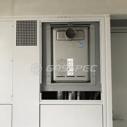 施工前の給湯器（RUX-V2006T）