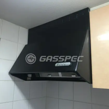 施工前のレンジフード