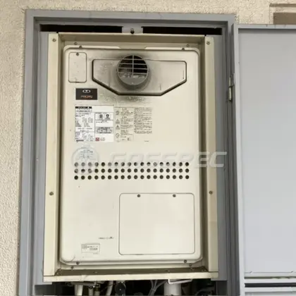 施工前の暖房熱源機（GTH-2413AWXH-T）