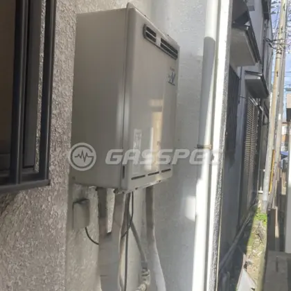 施工前の給湯器（RUF-V1611SAW）