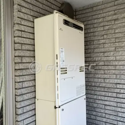 施工前の暖房熱源機（RUFH-V2403AW2-3）